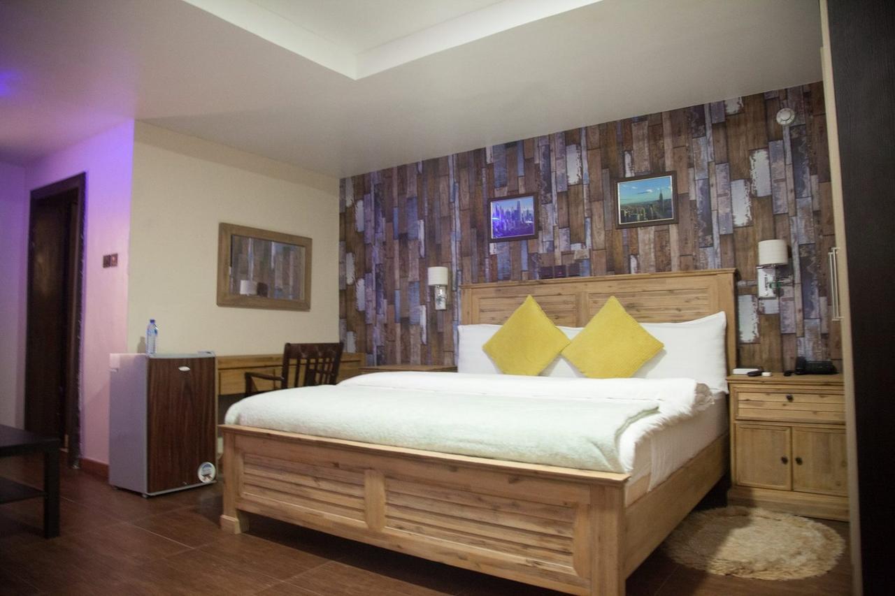 Villa Toscana Hotel And Suits Lagos Exterior foto