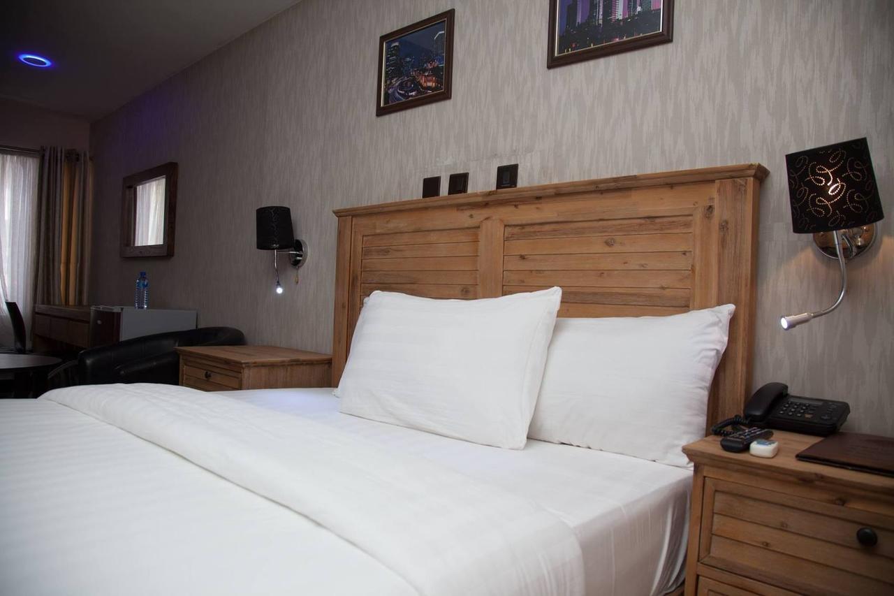 Villa Toscana Hotel And Suits Lagos Exterior foto