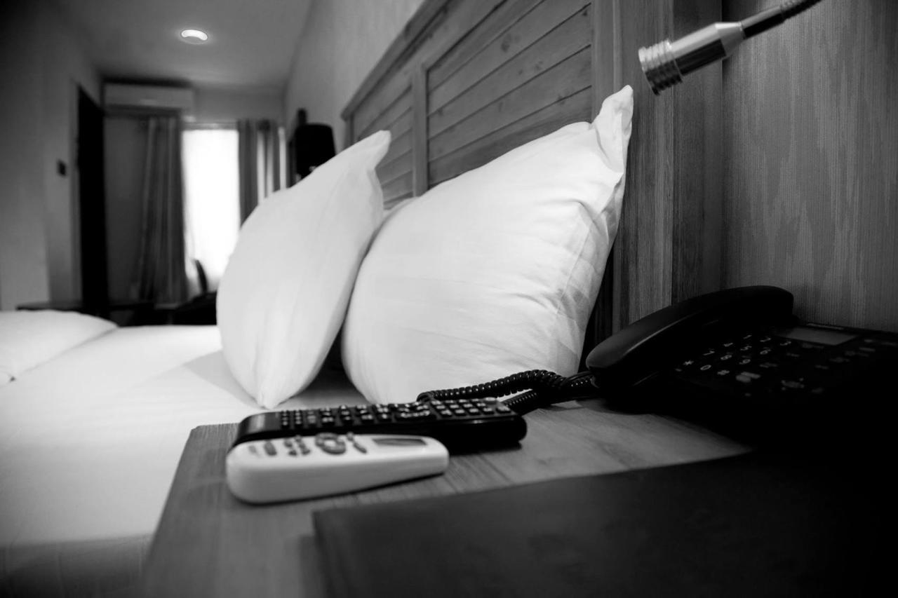 Villa Toscana Hotel And Suits Lagos Exterior foto
